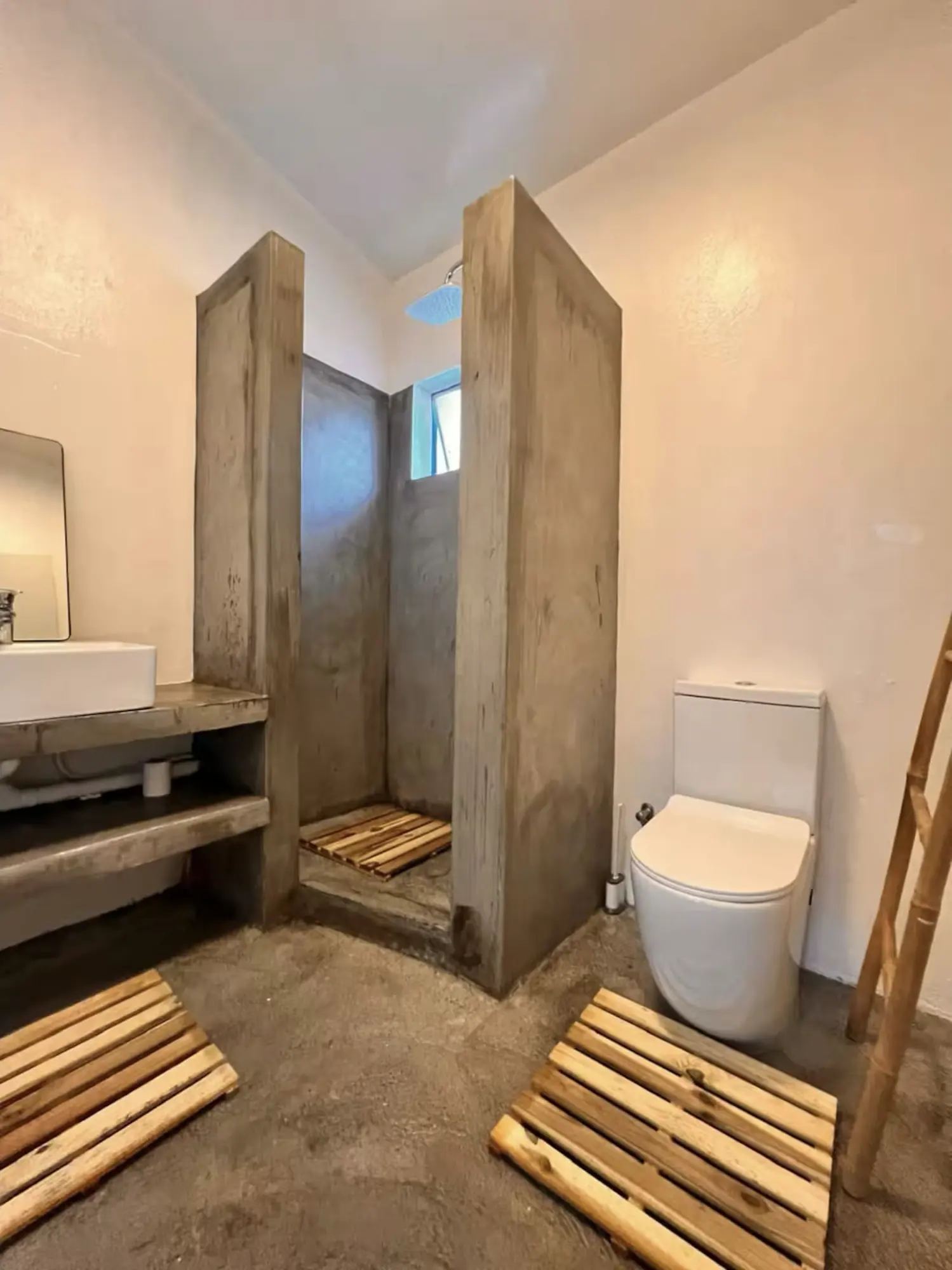 Salle de bain brute chic